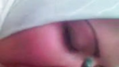 Die Blondine im Badeanzug gab einem Kerl gratis sexvideos am Fluss