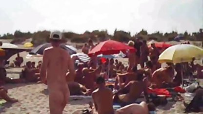 Cutie private deutsche sexfilme mit kleinen Titten genießt es zu wichsen
