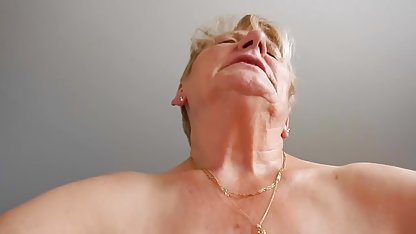 MILF nahm zwei Mitglieder auf einmal zu anal kostenlose pornofilme anschauen