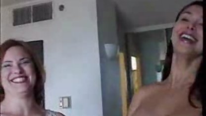 Jungfrauen geben in gratis sexvideos allen Löchern einen Gangbang auf