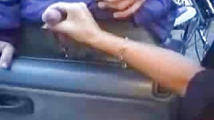 Ein entspannter italienische sexfilme Tourist geht ohne zu zögern nackt in der Öffentlichkeit spazieren