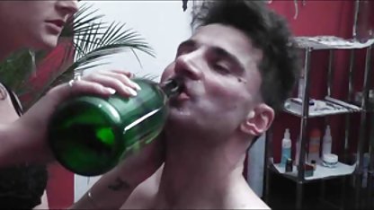 Reife Hure sexvidio kostenlos wird von einem jungen Mann gefickt