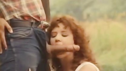 Nina setzte sich auf einen Stuhl kostenlose pornoclip und fing an zu masturbieren