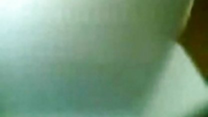 Das japanische 18-jährige sexvideos kostenlos ansehen Mädchen gibt einen Blowjob und hat Sex mit einem Mann