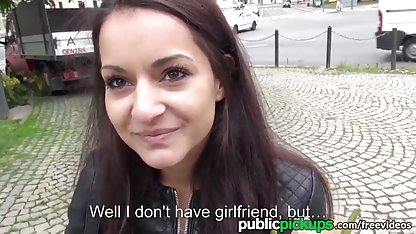 Die Tochter stritt sich mit deutsche pornovideos einer Freundin und beschloss aus Rache, mit ihrem Vater zu ficken