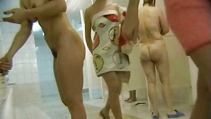 Die pornofilme kostenlos ansehen junge Kira fickt zum ersten Mal einen alten Mann