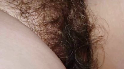 Die magere blonde kostenlose deutsche pornovideos Molly lutscht einen Phallus