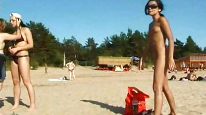 Zwei umwerfende Blondinen bringen sich gegenseitig zum Orgasmus in der Badewanne gute pornofilme