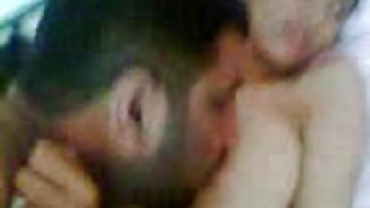 Weiße junge Hündin gab pornofilme swinger Krebs schwarz