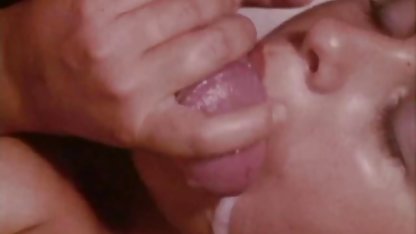 Ein kleiner Kerl gibt gebundenen Mädchen kostenlose deutschsprachige sexfilme ein Nickerchen