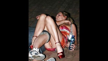 Die reife Kimberly mit der haarigen Muschi reitet ein Mitglied ihres arabische sexfilme Geliebten