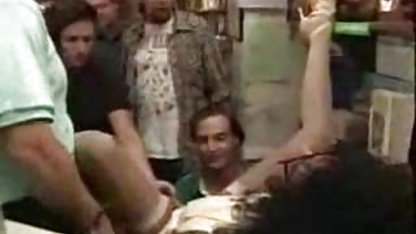 Gute Frau springt harte pornofilme auf Gattenbolzen