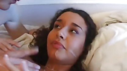 Die schlanke Eva mit dem Zopf landete auf einem harten kostenlose pornofilme downloaden Penis