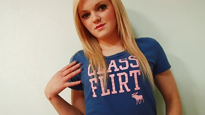 Das Webcam-Model frisst sich durch kostenlose sex und pornofilme die Schwerkraft vor den Chat-Nutzern