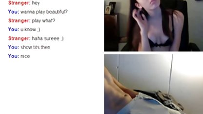 Das Küken, das auf Amateurkamera fungiert, saugt Kerlschwanz im kostenlose sex movies Auto