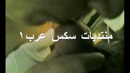 Das verdorbene Mädchen hat einen Kerl, der sie fickt arabische sexfilme