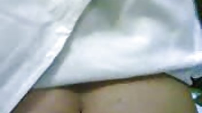 18-jähriges sexfime gratis Mädchen steckte ein Sexspielzeug ein und fingerte sich